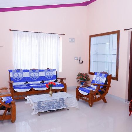 Giri'S Homestay Madikeri Bagian luar foto