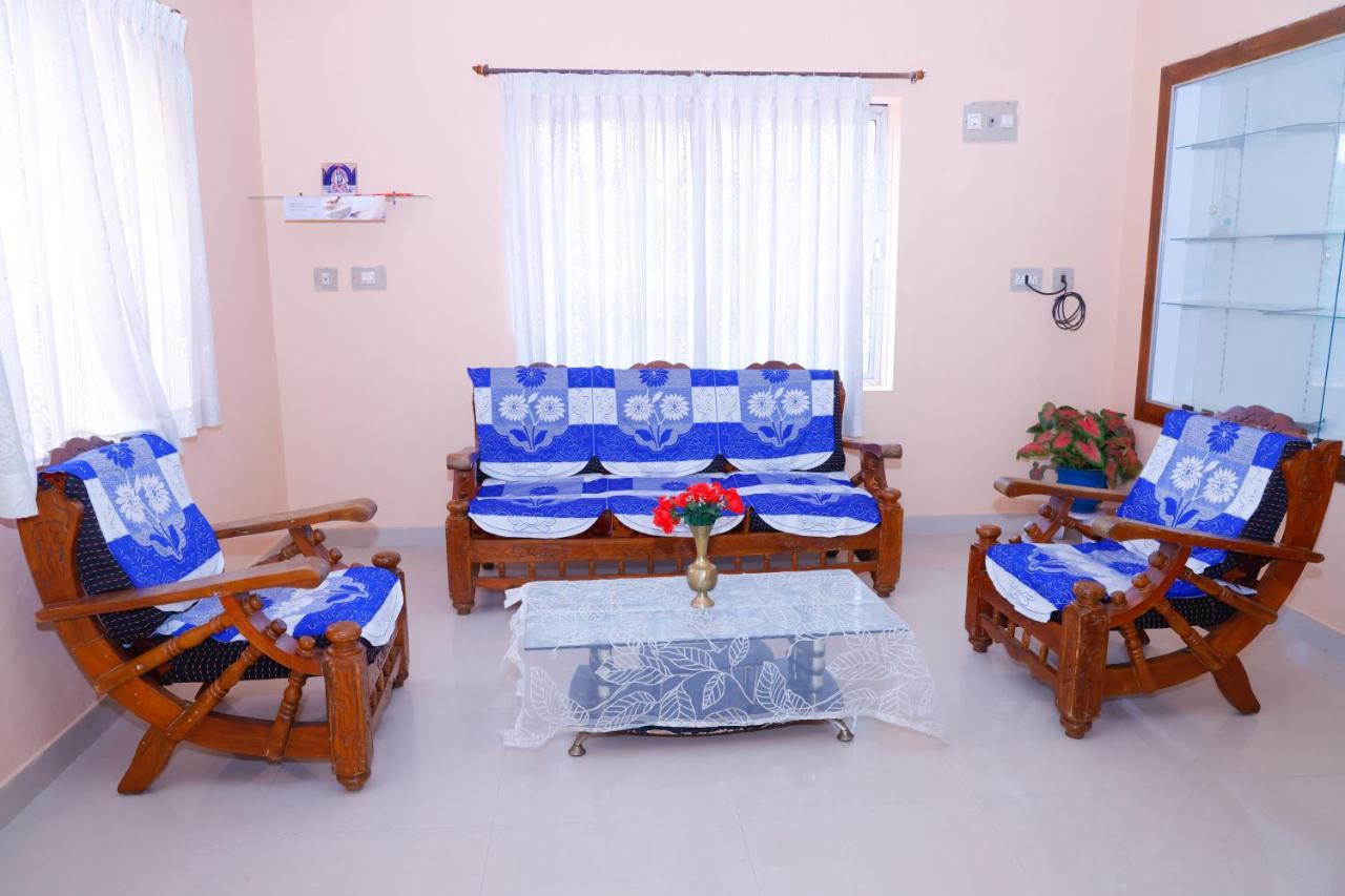 Giri'S Homestay Madikeri Bagian luar foto