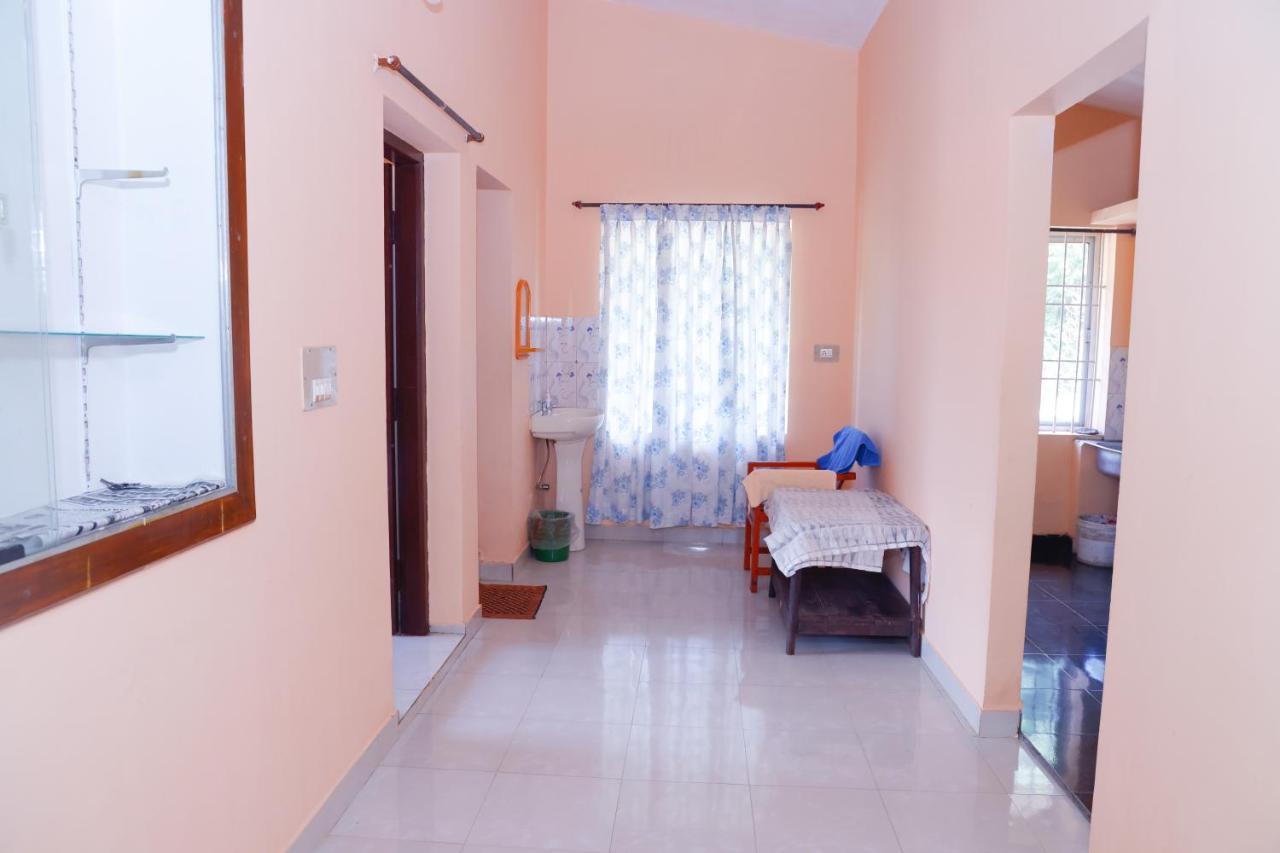 Giri'S Homestay Madikeri Bagian luar foto