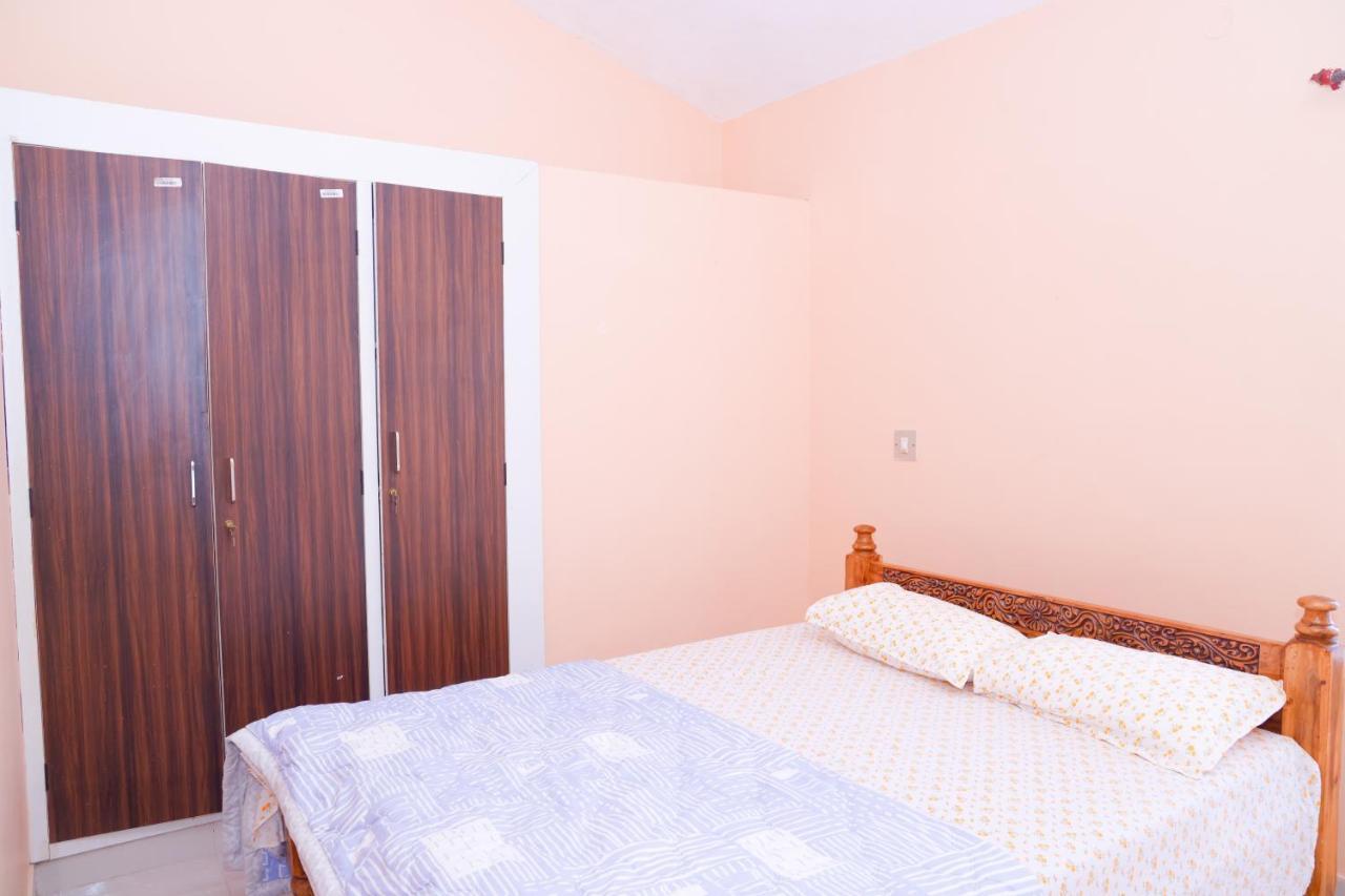 Giri'S Homestay Madikeri Bagian luar foto