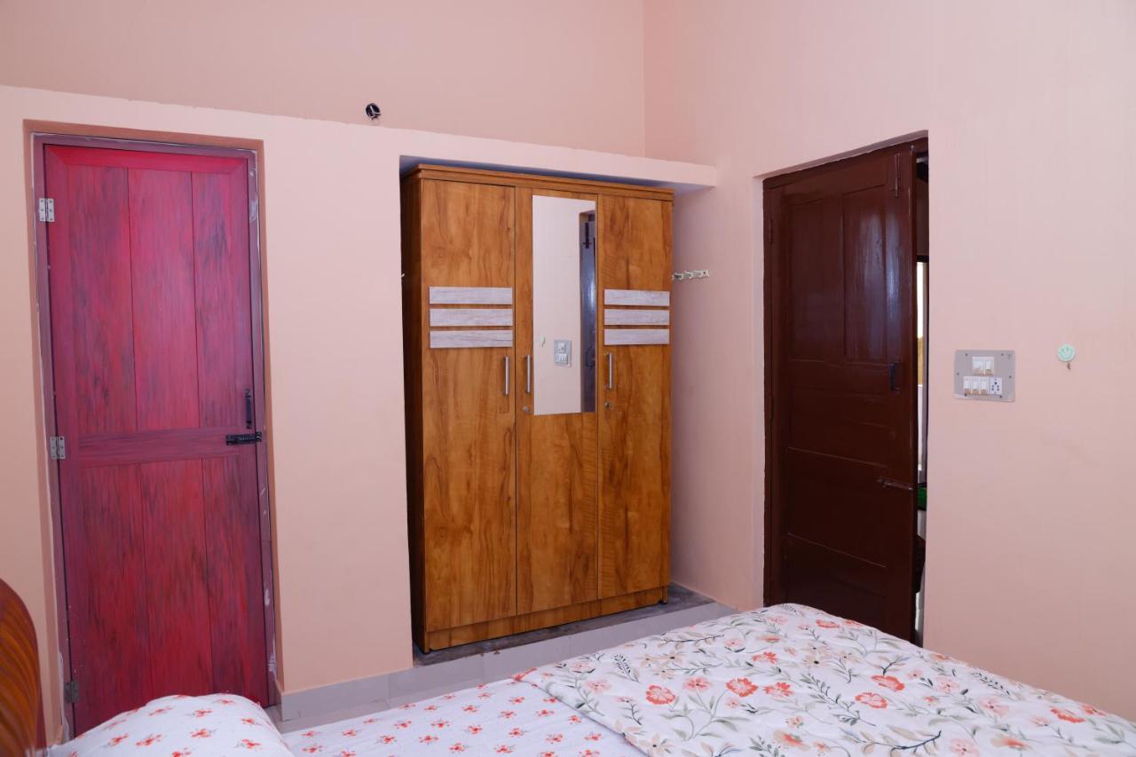 Giri'S Homestay Madikeri Bagian luar foto