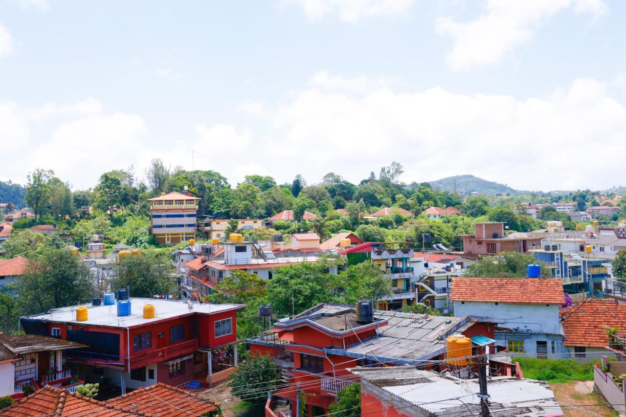 Giri'S Homestay Madikeri Bagian luar foto